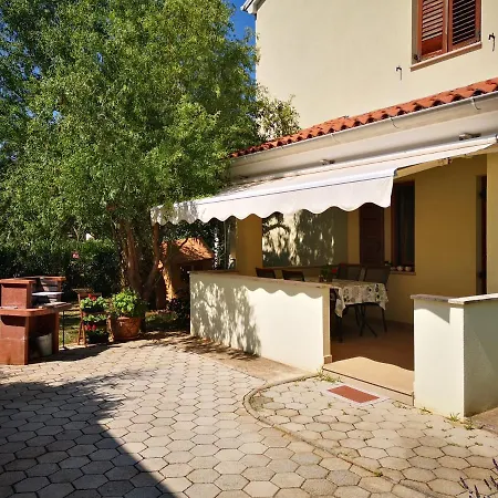 Flowers Medulin, Fucane 1a 아파트